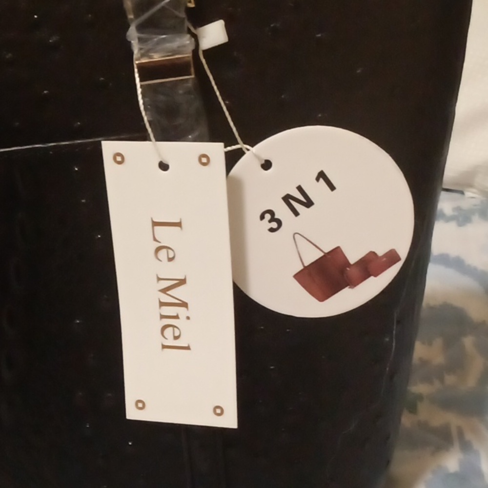 NWT Le Miel 3 in 1 large tote, cross body, and wallet - Picture 3 of 15